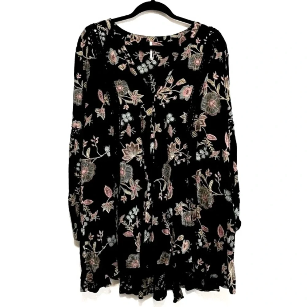 Free People Just The Two Of Us Black Floral Print Peasant Style Blouse